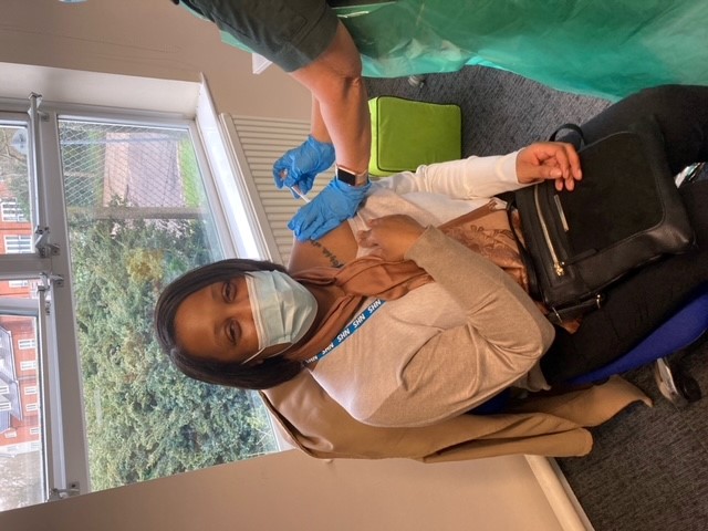 Janice Scott receives her vaccination